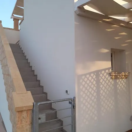 Marrella Bed & Breakfast